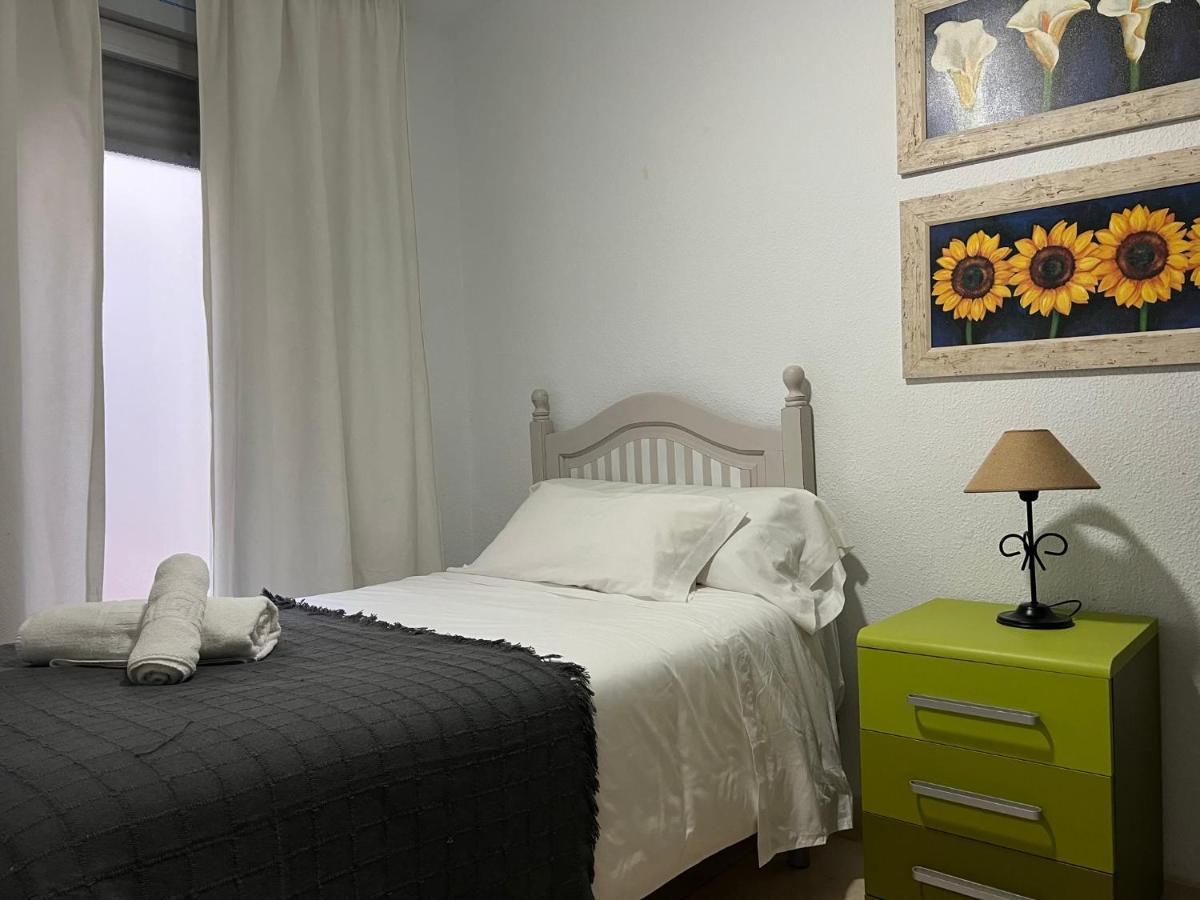 Апартаменти Apartamento La Torre Con Parking Gratuito Кордова Екстер'єр фото